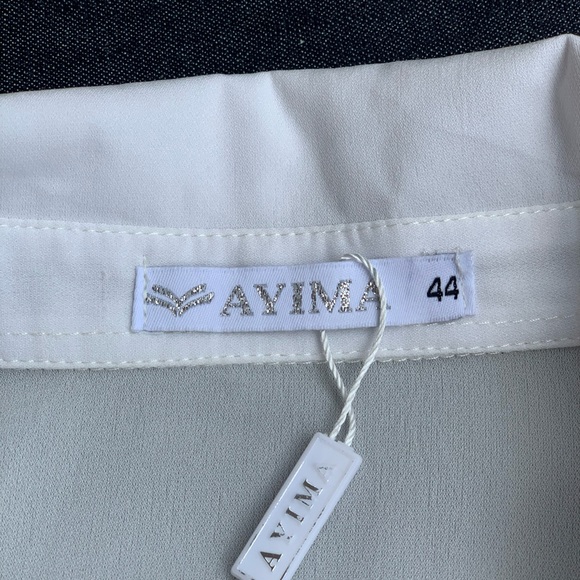 Classic white blouses - Picture 3 of 3